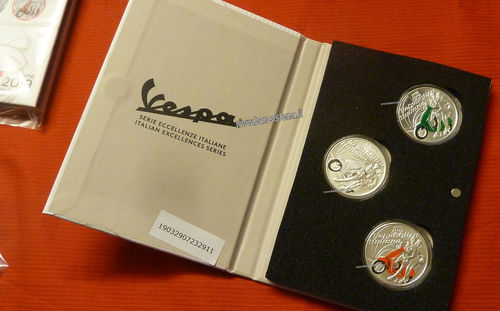 Italia 5 euro silver commemorative "Vespa Trittico" 2019 unc